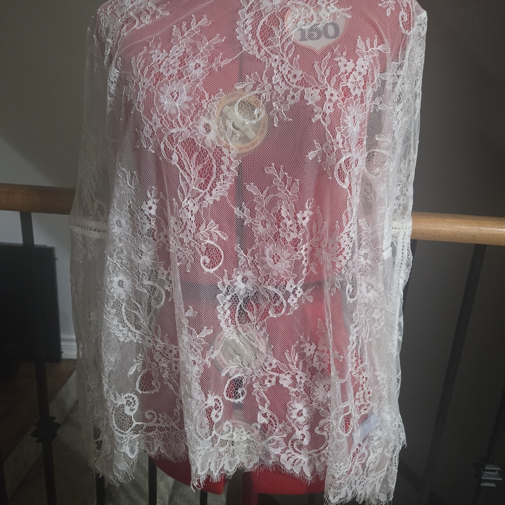 Elegant White Lace Skirt